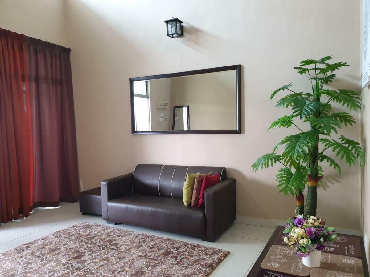 Lindanazri Homestay Mitc Melaka Exterior foto